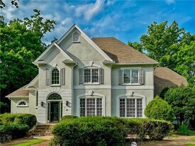 2660 Coachmans Cir in Alpharetta, GA - Building Photo