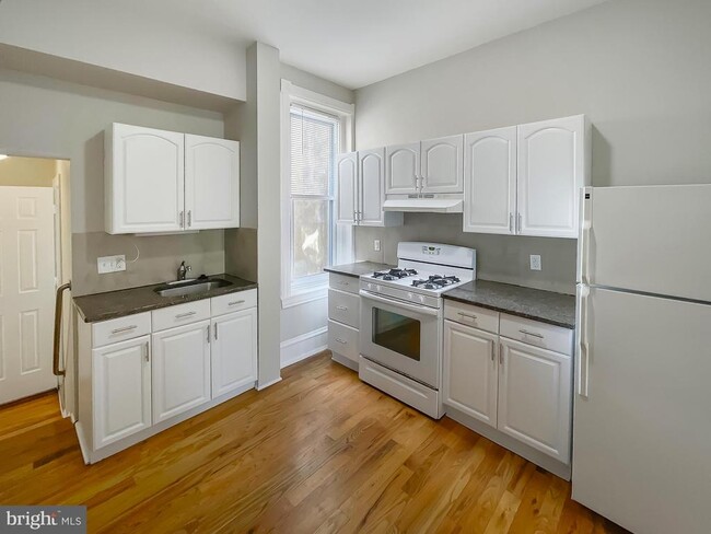 property at 637 N 32nd St
