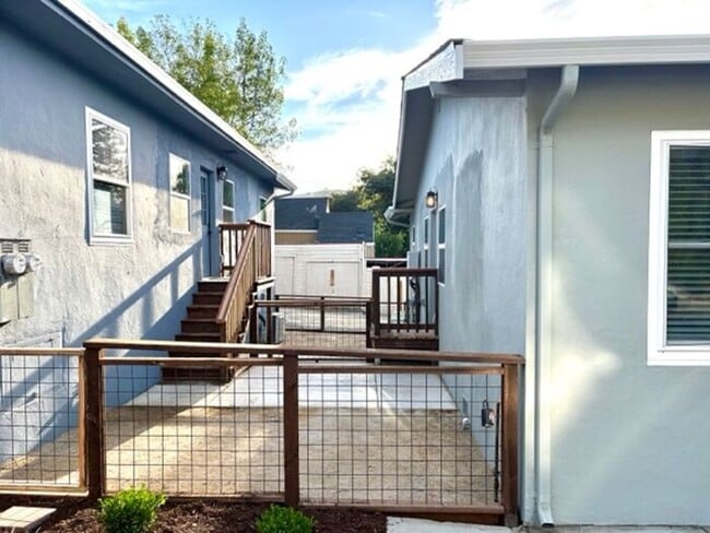 1204 Willow St in Martinez, CA - Building Photo - Building Photo