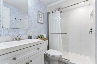 3000 Riomar St, Unit 407 in Fort Lauderdale, FL - Building Photo - Building Photo