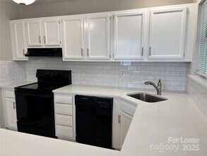 3710 Burntwood Ct in Charlotte, NC - Building Photo - Building Photo