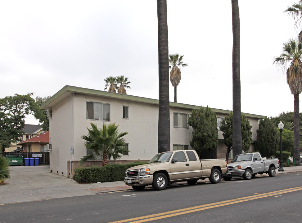 93 E William St in San Jose, CA - Building Photo