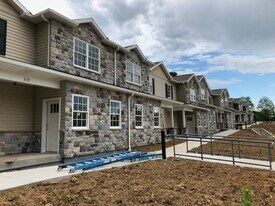 241 Easterly Pkwy in State College, PA - Building Photo