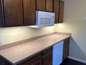 1148 Sidney Ave, Unit A in Port Orchard, WA - Building Photo - Building Photo