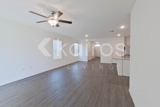 32138 Katelin Cir in Leesburg, FL - Building Photo - Building Photo