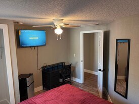 2150 Morehouse Rd, Unit Rooms for Rent in Jacksonville, FL - Building Photo