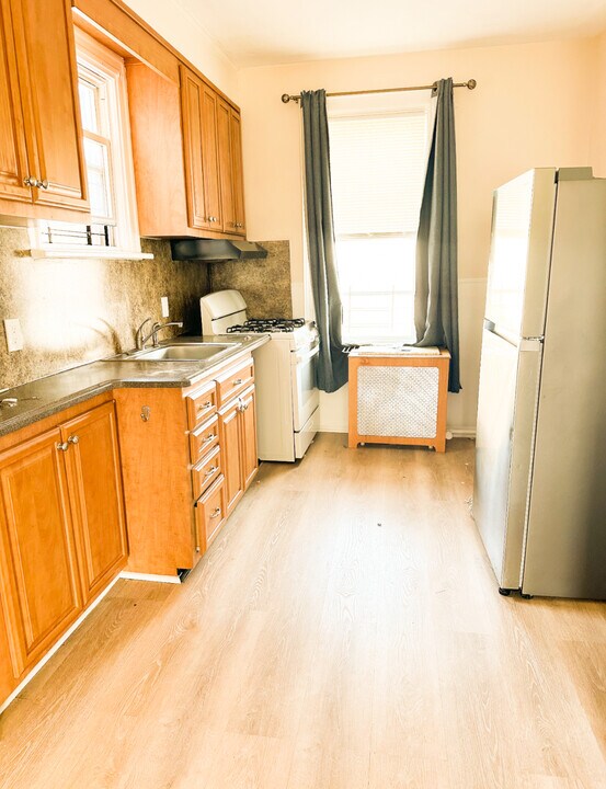 181 McClean Ave in Staten Island, NY - Building Photo