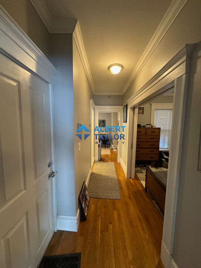 3 Grimes St, Unit 1 in Boston, MA - Foto de edificio - Building Photo