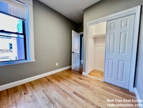 1914 Beacon St, Unit 3 in Boston, MA - Foto de edificio - Building Photo