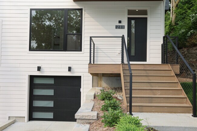 211 Sunset Rd in Ann Arbor, MI - Building Photo - Building Photo