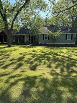 2409 Thornhill Rd in Tifton, GA - Building Photo