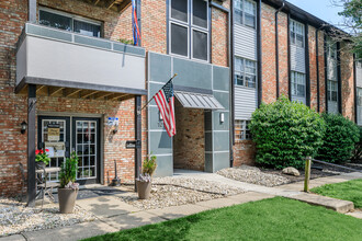 LakeHouse at Florence Apartments in Florence, KY - Foto de edificio - Building Photo