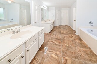 11125 31st Ave N in Texas City, TX - Building Photo - Building Photo