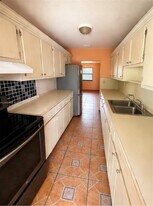 185 NW 82nd St in Miami, FL - Building Photo