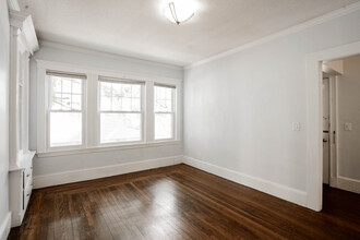 169 Tremont St, Unit 1 in Newton, MA - Foto de edificio - Building Photo