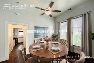1227 Willow St in San Antonio, TX - Building Photo - Building Photo