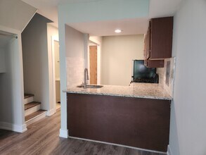 454 W Barry Ave, Unit 4 in Chicago, IL - Building Photo - Building Photo