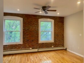 32 Fleet St, Unit 3 in Boston, MA - Building Photo - Building Photo