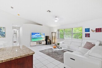 1007 Spoonbill Cir in Weston, FL - Building Photo - Building Photo