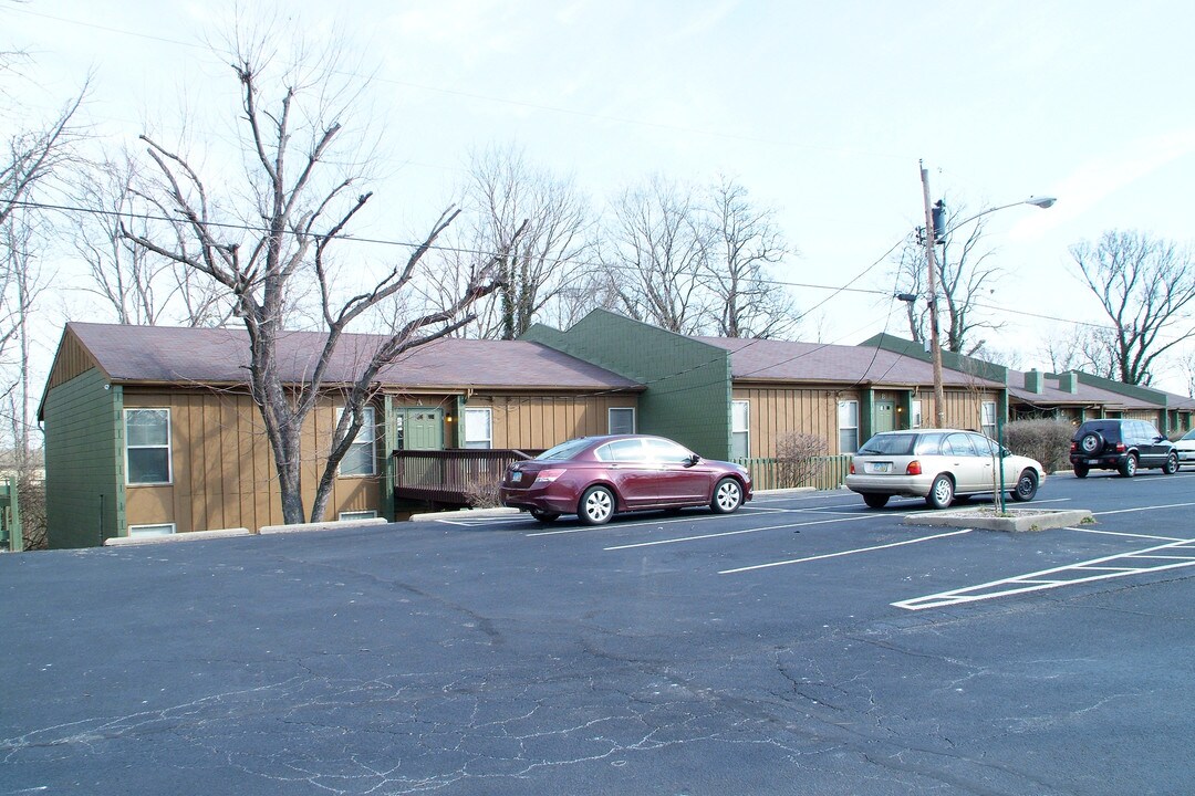 Hidden Hills in Cincinnati, OH - Building Photo