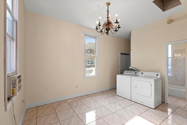 229 S Racine Ave in Chicago, IL - Building Photo - Building Photo