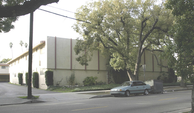 North Wilson Apartments in Pasadena, CA - Building Photo - Building Photo