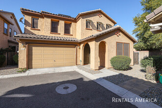 4730 E Tierra Buena Ln in Phoenix, AZ - Foto de edificio - Building Photo