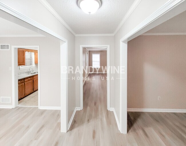 4059 Brompton Rd in Memphis, TN - Foto de edificio - Building Photo