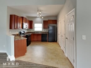 4627 Rosser Loop Dr in Bessemer, AL - Building Photo - Building Photo