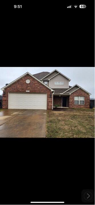 1230 Littlewood Cove in Conway, AR - Foto de edificio