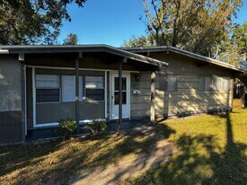 6407 Terry Parker Dr N in Jacksonville, FL - Building Photo