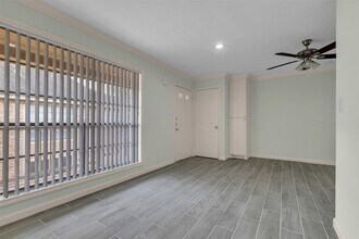 1311 Antoine Dr, Unit 128 in Houston, TX - Building Photo - Building Photo