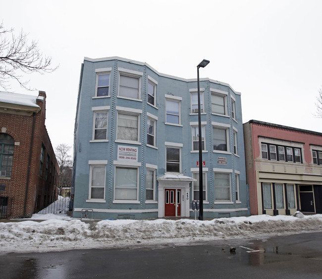 450 Gilman St in Madison, WI - Foto de edificio - Building Photo