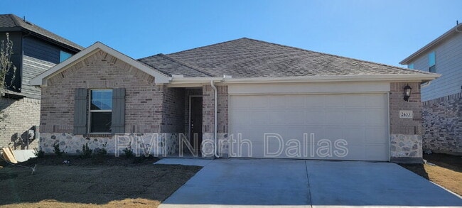 property at 2633 Oneida Ln