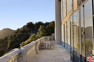 7398 Pyramid Pl in Los Angeles, CA - Building Photo - Building Photo