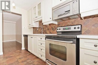 633-1633 Bay St. in Toronto, ON - Building Photo - Building Photo