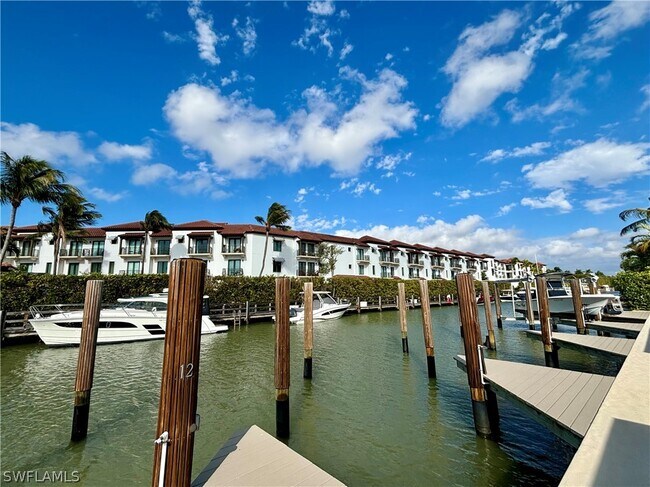 1435 Curlew Ave in Naples, FL - Building Photo - Building Photo