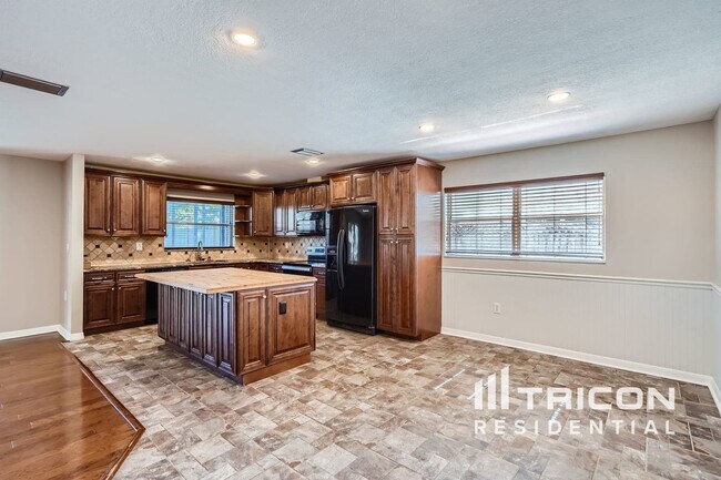 property at 2062 Southpointe Dr