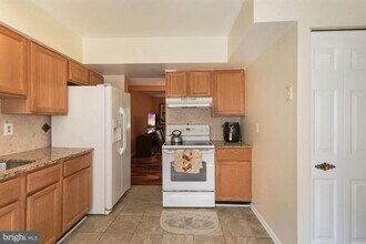 4916 Van Masdag Ct in Annandale, VA - Building Photo - Building Photo