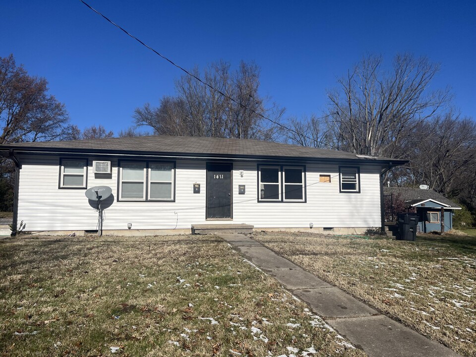 1411 Lowe St in Columbia, MO - Foto de edificio