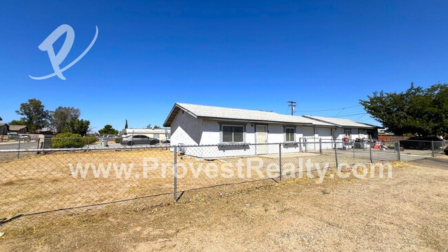 16484 Juniper St in Hesperia, CA - Building Photo - Building Photo