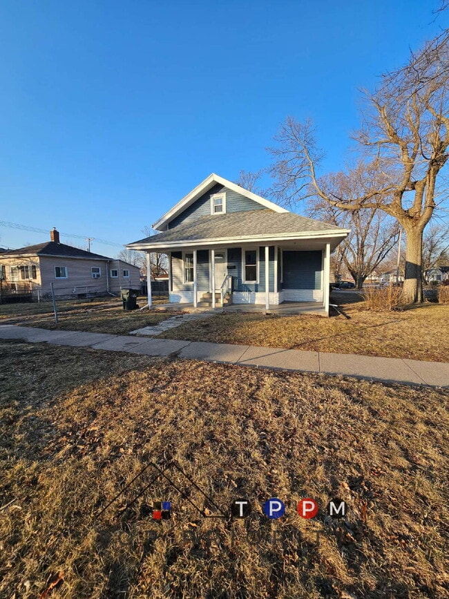 1502 1st St SW in Cedar Rapids, IA - Building Photo - Building Photo