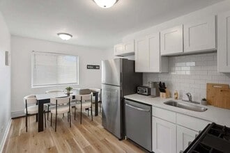 9606 Golf Terrace in Des Plaines, IL - Building Photo - Building Photo