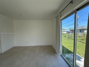 5535 Tenth Ave in Ft. Myers, FL - Building Photo - Building Photo