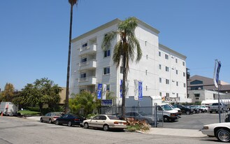 Residential Condominium in Los Angeles, CA - Building Photo