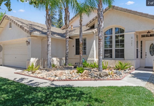 747 Chenin Blanc Dr in Manteca, CA - Building Photo - Building Photo