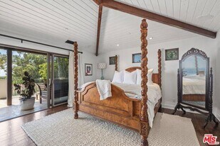 27355 CA-1 in Malibu, CA - Building Photo