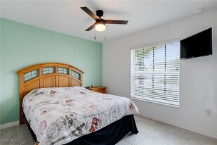 3856 Treasure Oak Wy in Ft. Myers, FL - Building Photo