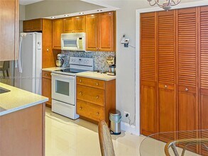 7300 Radice Ct in Lauderhill, FL - Building Photo - Building Photo