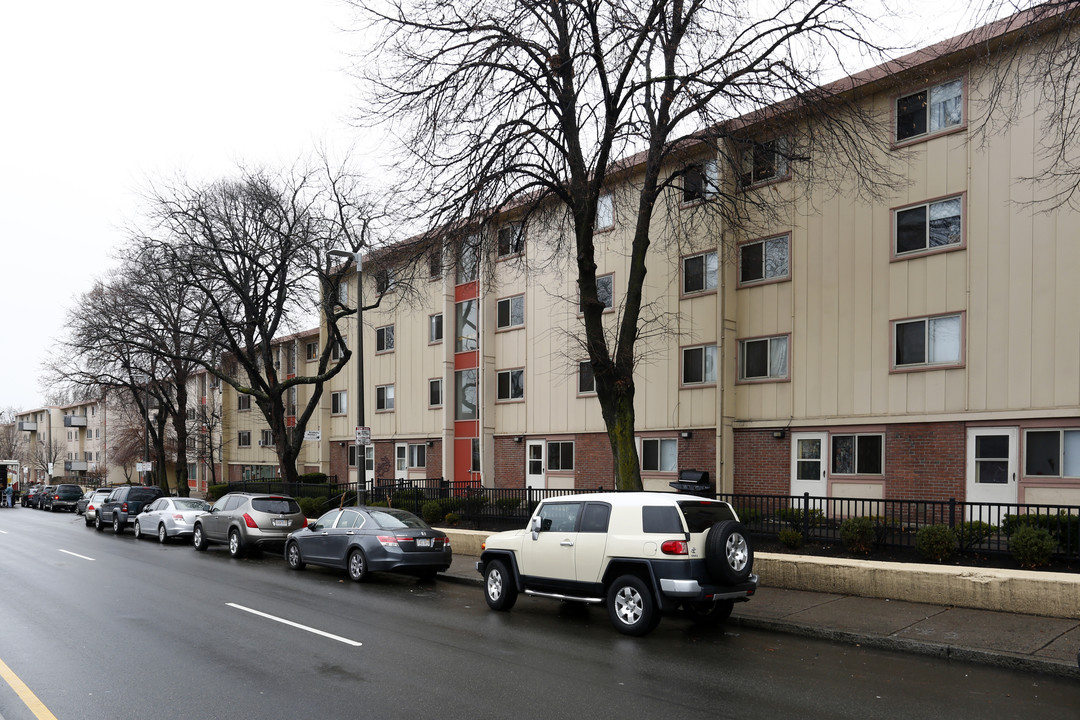 Academy Homes I in Boston, MA - Foto de edificio